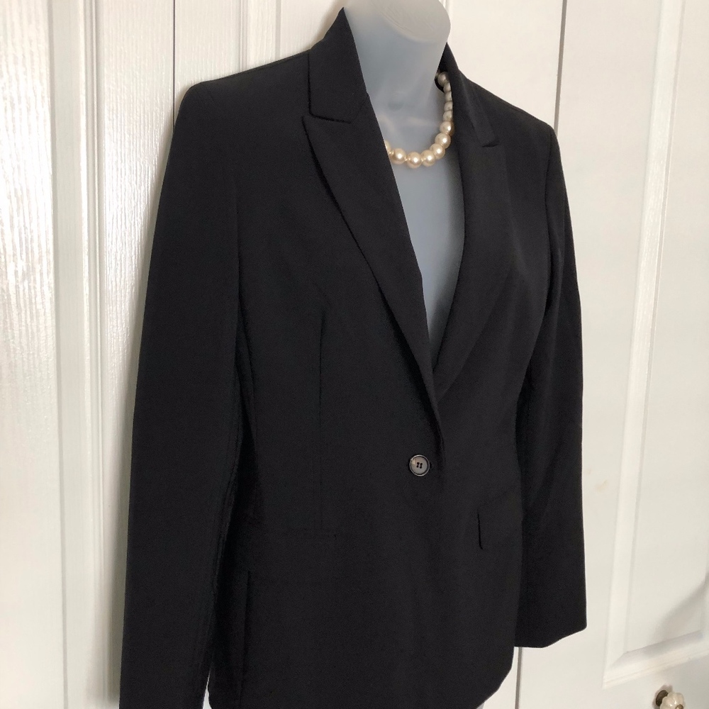 TAHARI BLACK BLAZER
